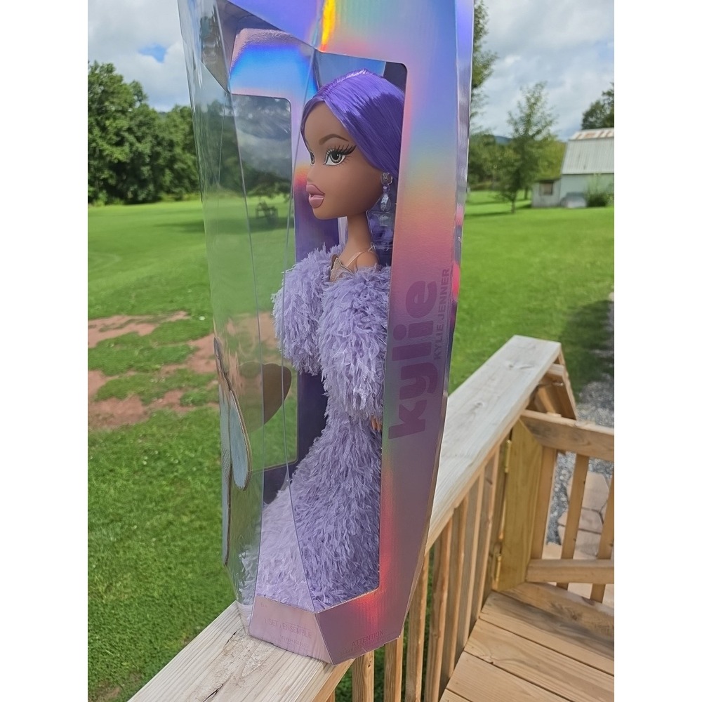 NEW Bratz x Kylie Jenner 24" Inch Large Fashion Doll. 282. 2 Dolls - Picture 8 of 9